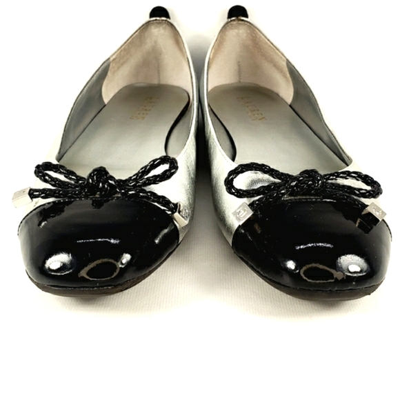 Lauren Ralph Lauren Silver Leather, Slip On, Capped Toe, Ballet Flats. Wmn 8.5M - Picture 4 of 13